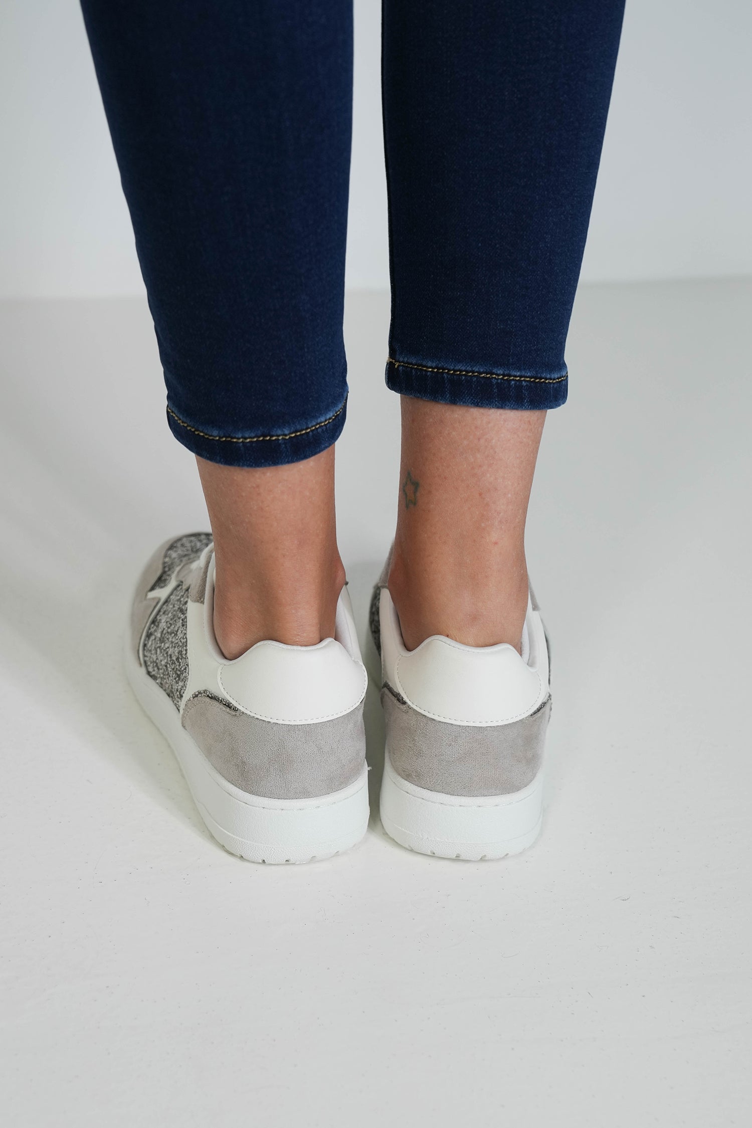 Mira Sneaker