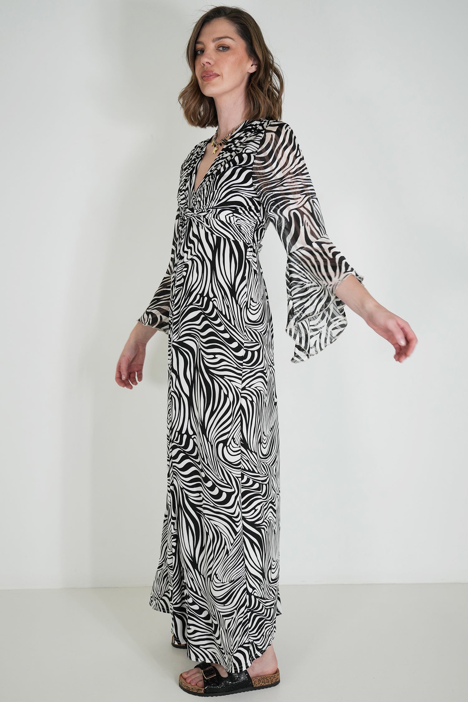 Black and White Patterned Knot Dress With Sleeves
