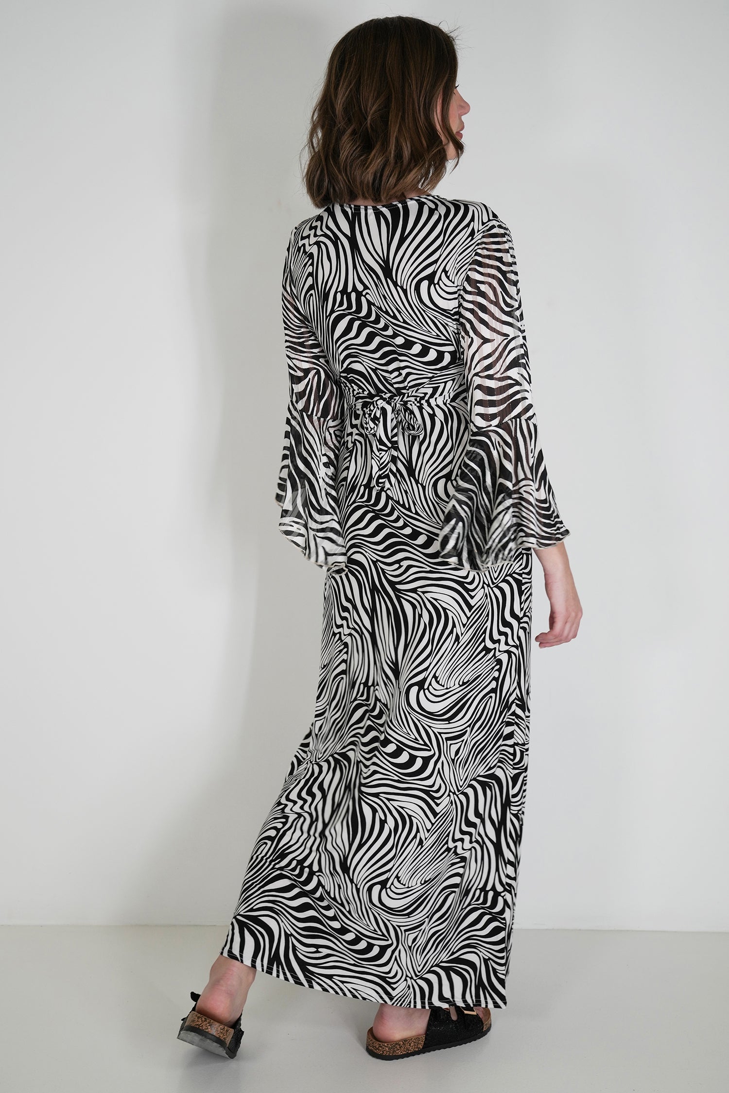 Black and White Patterned Knot Dress With Sleeves