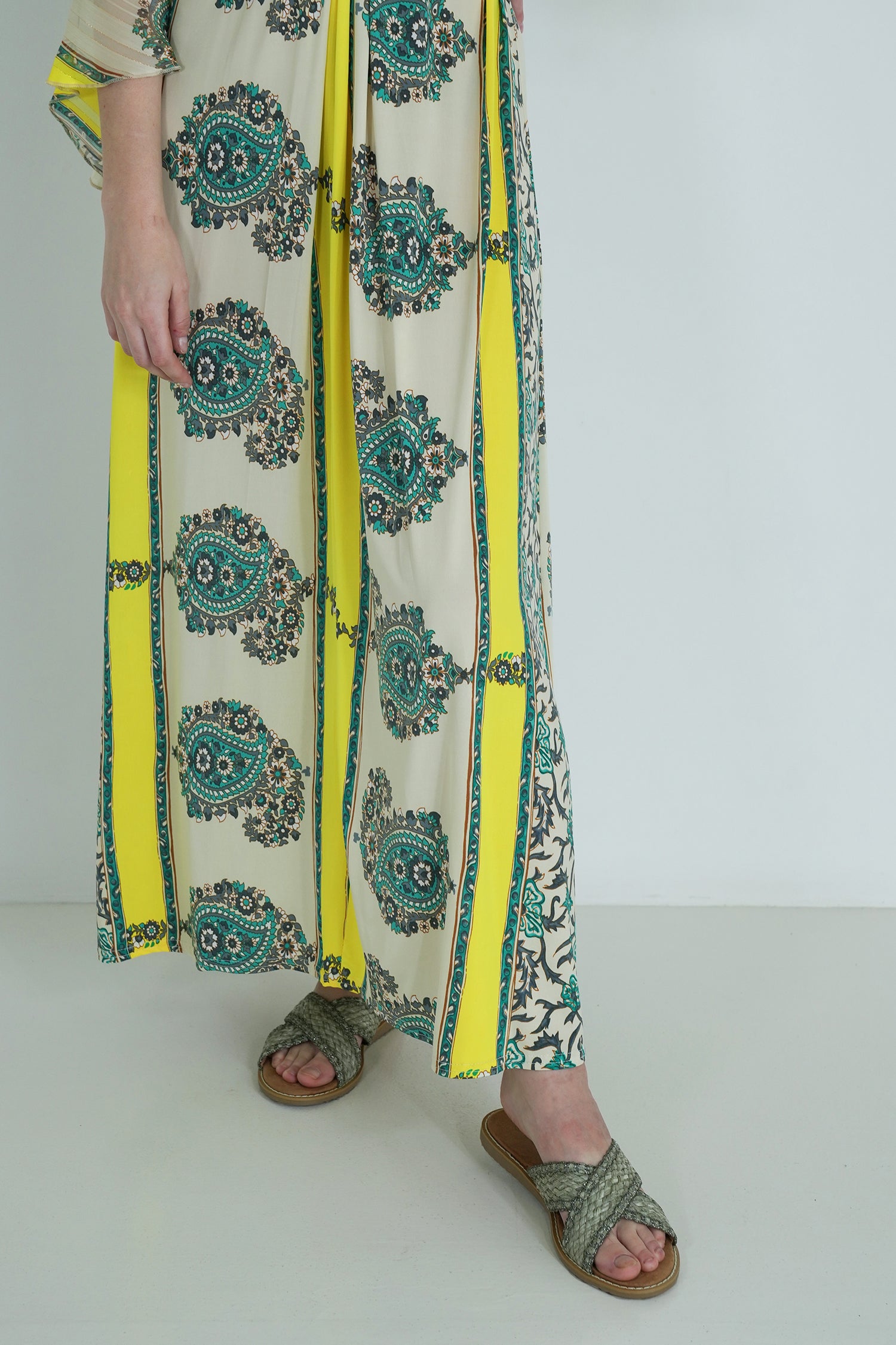 Green and Yellow Knot Dress With Sleeves