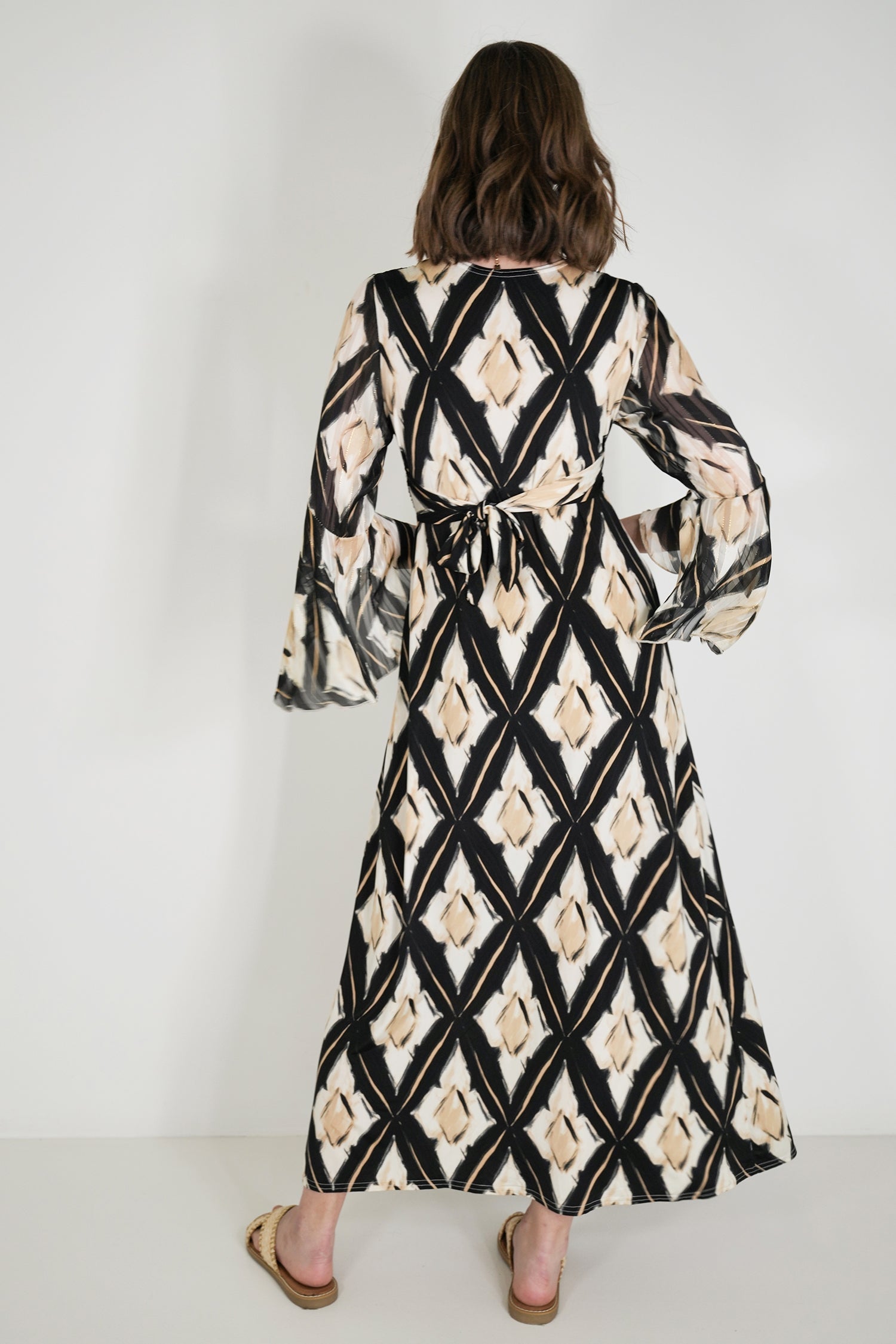 Black and Cream Knot Dress With Sleeves
