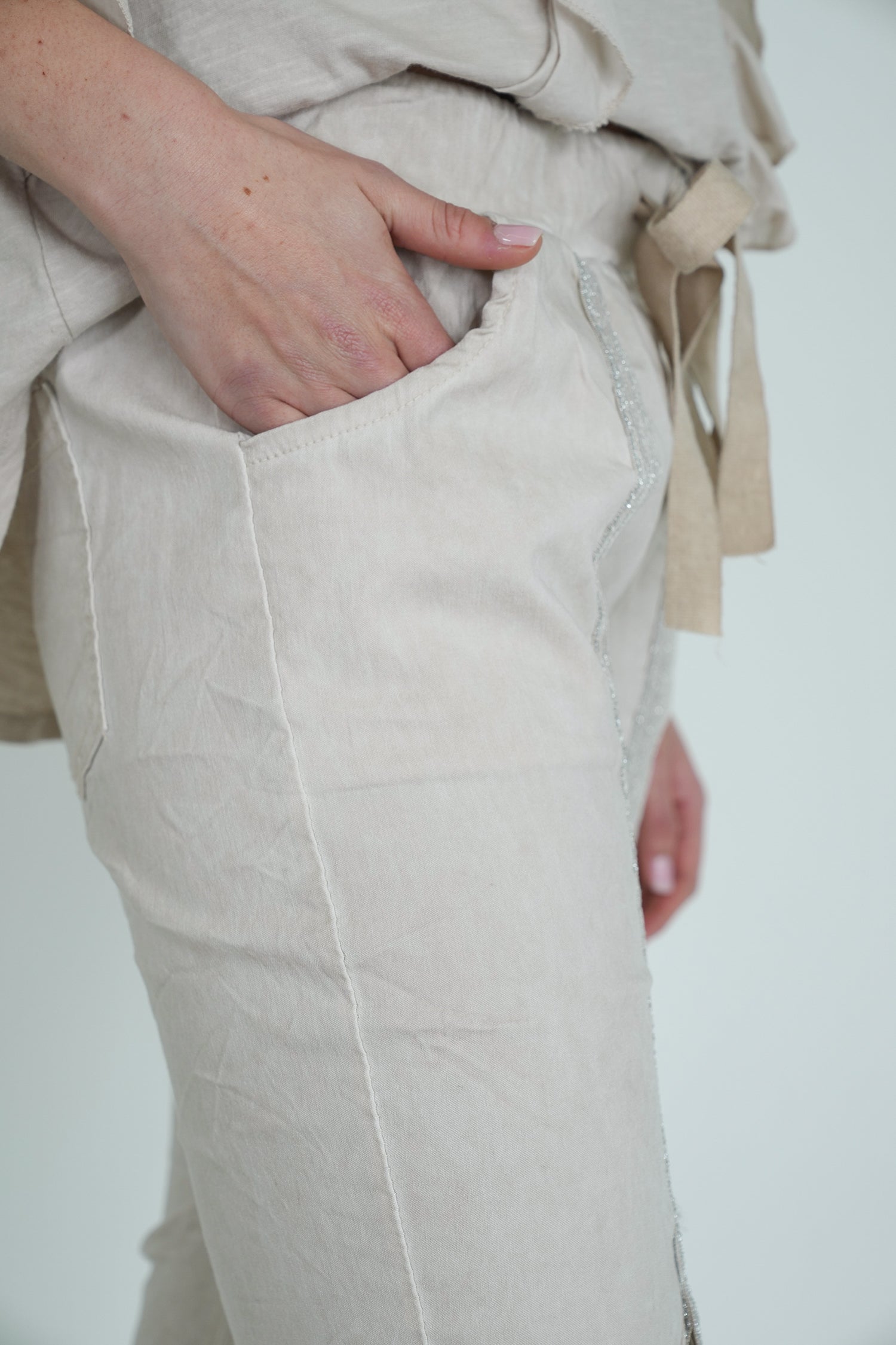 Cream Upstyled Jogger Pant