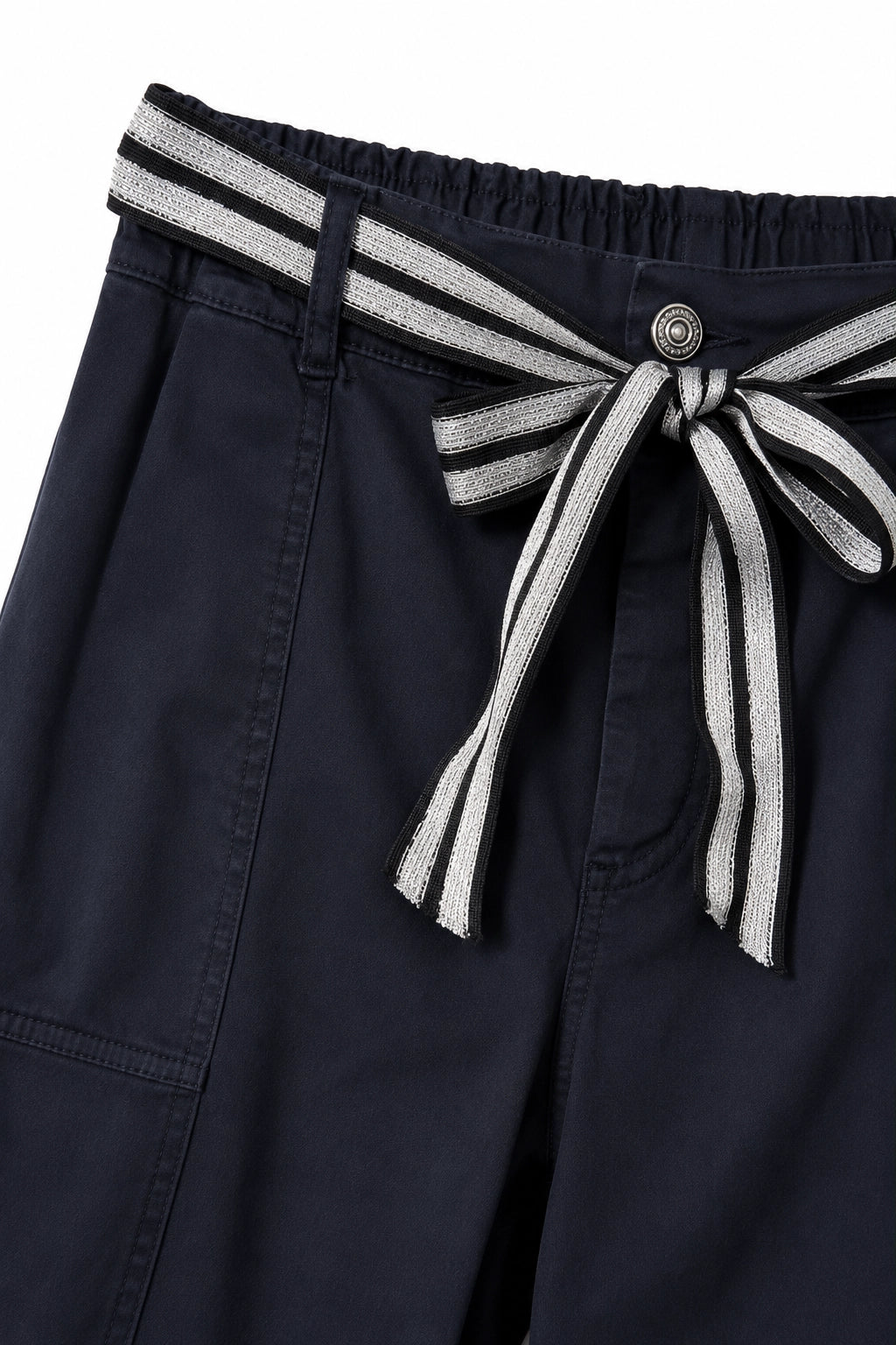 black_cotton_barrel_pants_front_somethingpretty