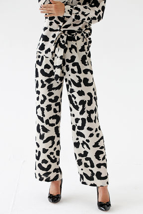 Monochrome Leopard Pant
